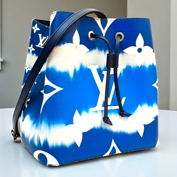 Louis Vuitton Handbags - ✨️( Excellent Condition) Authentic Louis Vuitton Neonoe MM Monogram Blue Escale